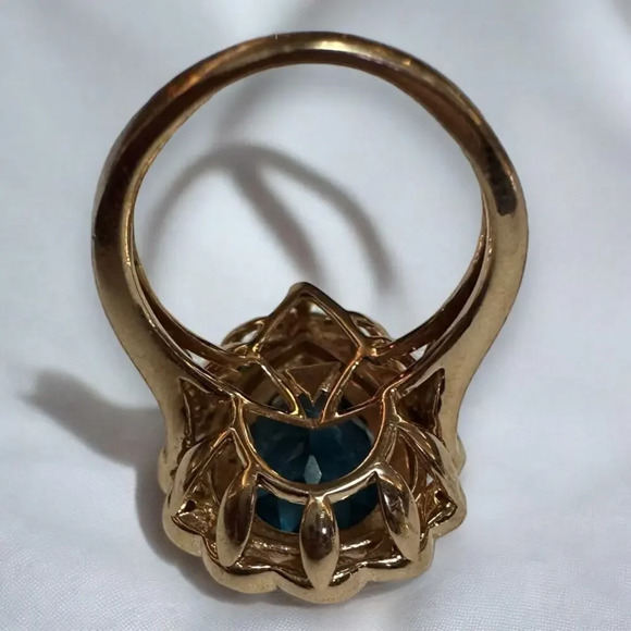 Le Vian 14K Gold Pear Shaped Natural Blue Topaz and Diamonds Ring, Size 5 - Picture 6 of 8